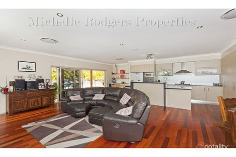 Property photo of 11 Broadleaf Crescent Tingalpa QLD 4173