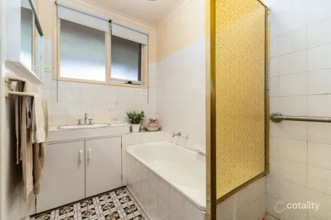 Property photo of 70 Ashleigh Avenue Frankston VIC 3199