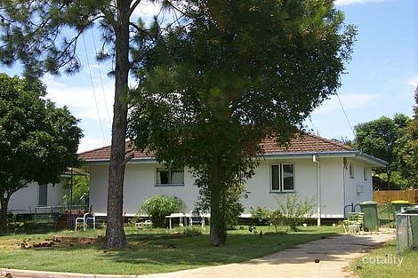 18 Bass St, Leichhardt, QLD 4305