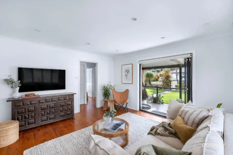 Property photo of 19 Palmer Avenue Kanahooka NSW 2530