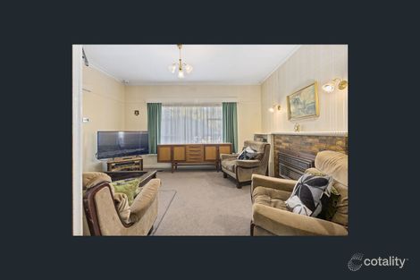 Property photo of 27 Oak Street Wendouree VIC 3355