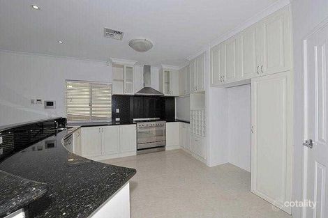 Property photo of 25 Santavea Mews Halls Head WA 6210