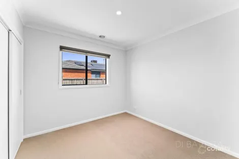 Property photo of 1 Willowleaf Street Beveridge VIC 3753