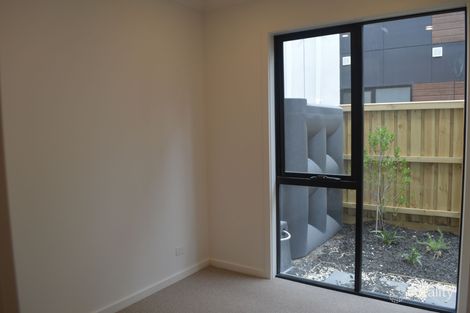 6 Tomkins Rd, Port Melbourne, VIC 3207