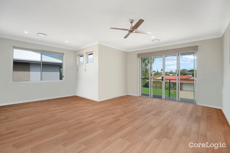 Property photo of 10 Saltwater Terrace Helensvale QLD 4212