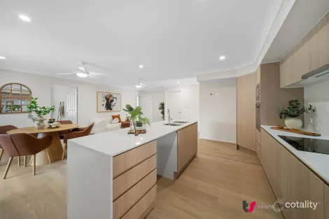 5 Anita St, Redland Bay, QLD 4165