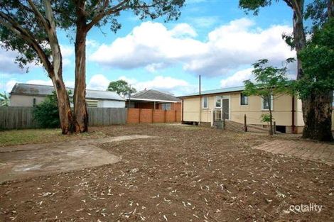 Property photo of 5 Wych Avenue Lurnea NSW 2170