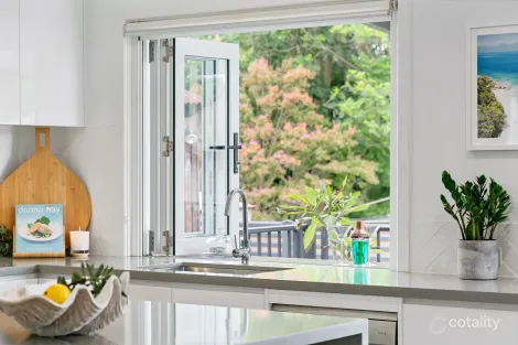 Property photo of 16 Arrow Avenue Figtree NSW 2525