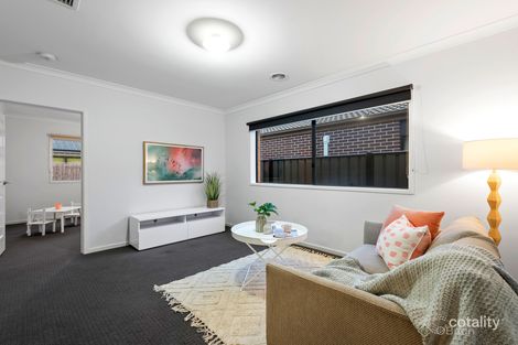 Property photo of 27 Burford Way Cranbourne North VIC 3977