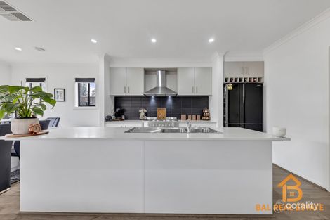 Property photo of 10 Kyeamba Circuit Bacchus Marsh VIC 3340