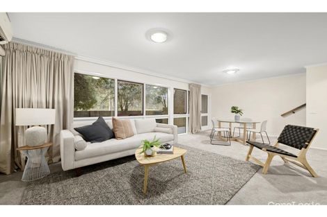 Property photo of 4 McMinn Close Phillip ACT 2606