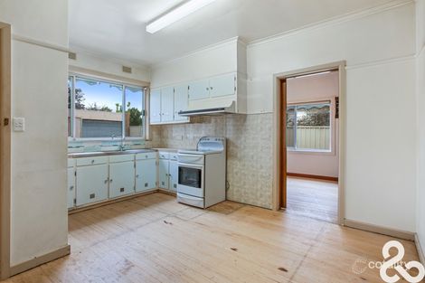 Property photo of 40 Glasgow Avenue Reservoir VIC 3073