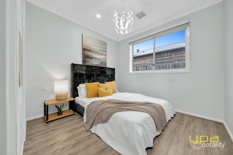 Property photo of 240 Duff Street Cranbourne West VIC 3977