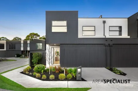 Property photo of 39 Savoy Grove Cranbourne North VIC 3977
