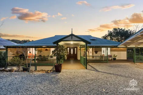 98 Kalamunda Rd, Kalamunda, WA 6076