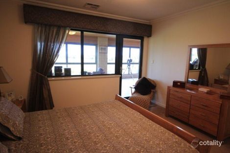 Property photo of 11 Majorca Green Secret Harbour WA 6173