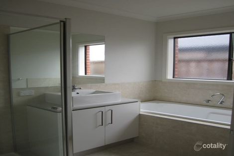 Property photo of 16 Fisher Court Werribee VIC 3030