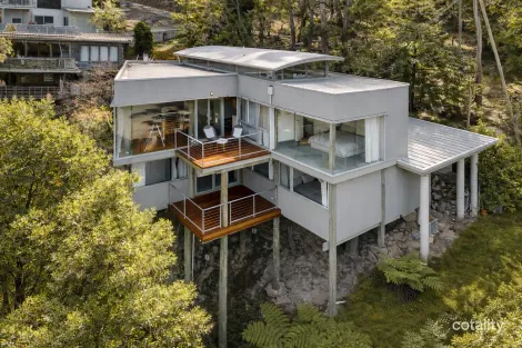 Property photo of 3 Waverley Avenue Lorne VIC 3232