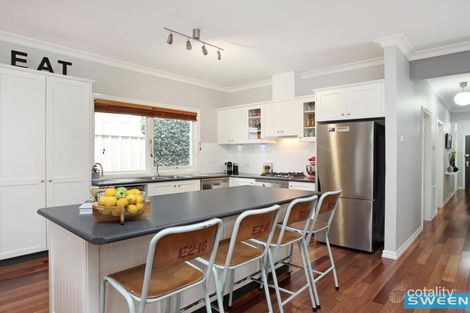Property photo of 34 Mount Way Caroline Springs VIC 3023