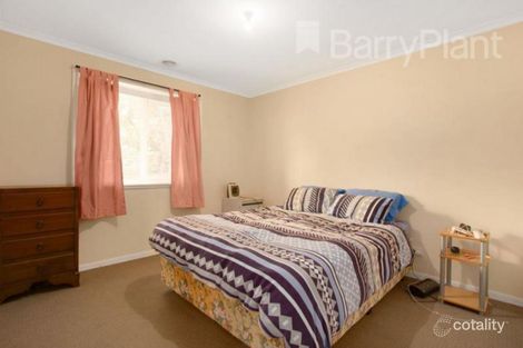 Property photo of 2/32 Cameron Way Pakenham VIC 3810