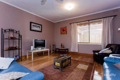 Property photo of 8 Irving Road Pakenham VIC 3810