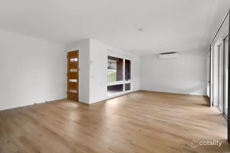 Property photo of 5 Ross Place Mitchell NSW 2795