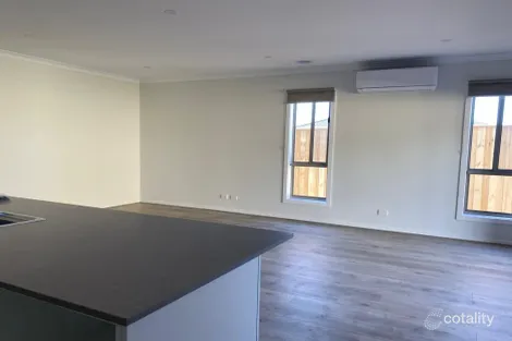 Property photo of 13 Affogato Crescent Mount Duneed VIC 3217