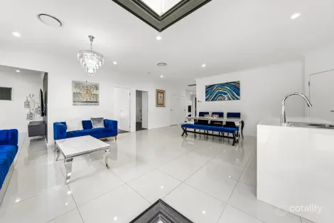 Property photo of 16 Cornwall Street Pallara QLD 4110