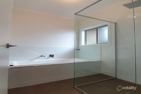 40 Deering Cres, Banksia Park, SA 5091