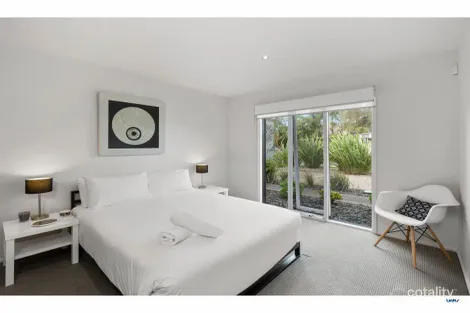 Property photo of 44 Loch Lomond Crescent Torquay VIC 3228