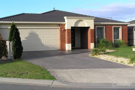 8 Valley Ct, Newborough, VIC 3825