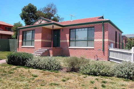 1/2-8 Knight Cres, Roxburgh Park, VIC 3064