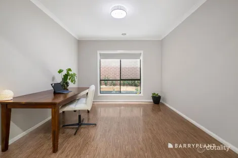 Property photo of 40 Bluejay Road Doreen VIC 3754