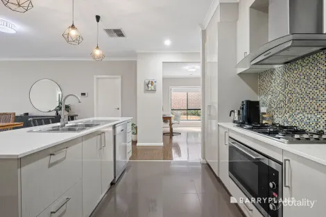 Property photo of 40 Bluejay Road Doreen VIC 3754