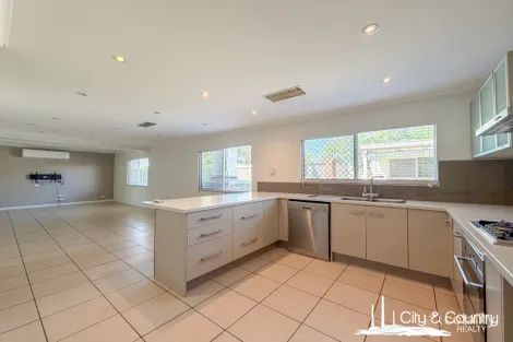 Property photo of 21 Seventeenth Avenue Parkside QLD 4825