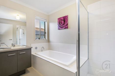 Property photo of 13 Belmont Crescent Pakenham VIC 3810