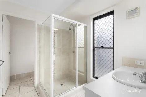 Property photo of 31 Cairns Crescent Deception Bay QLD 4508