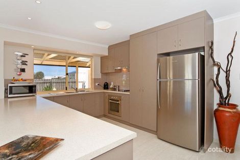 Property photo of 11 Prince Alfred Parade Hindmarsh Island SA 5214