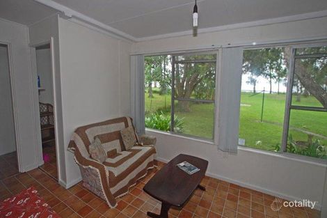 Property photo of 402 Tuggerawong Road Tuggerawong NSW 2259