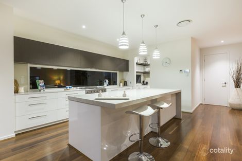 Property photo of 18 Quayside Drive Helensvale QLD 4212
