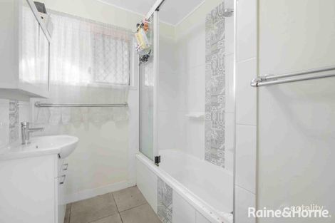 Property photo of 22 Callide Crescent Barney Point QLD 4680