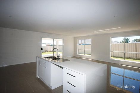 Property photo of 12 Flack Crescent Boorooma NSW 2650