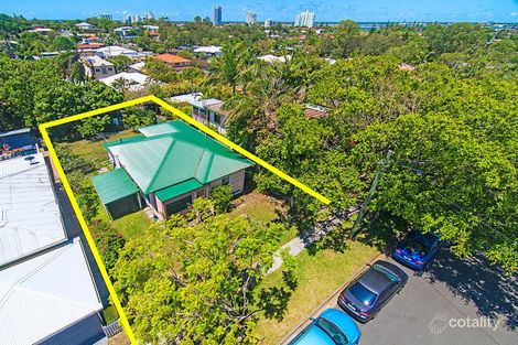 11 Deakin Ave, Southport, QLD 4215