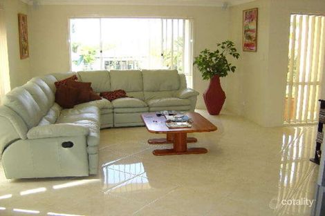 Property photo of 11 Urangan Court Helensvale QLD 4212