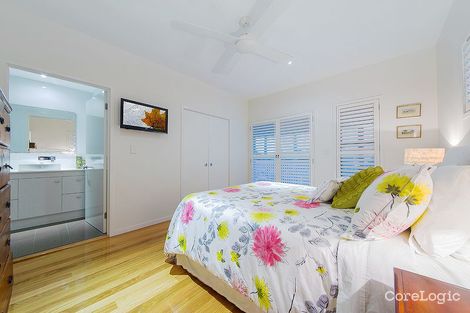 Property photo of 7 Grattan Terrace Wynnum QLD 4178