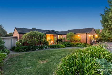 17 Mayfield Pde, Strathdale, VIC 3550