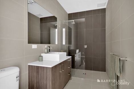 Property photo of 4/4 Vangelica Way South Morang VIC 3752