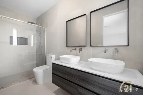 Property photo of 3/115 Willan Drive Cartwright NSW 2168