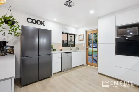 Property photo of 19 Passey Place Kardinya WA 6163