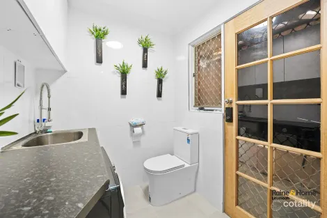 Property photo of 2/12 Kitson Place Minto NSW 2566